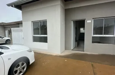Casa em condomínio fechado com 2 quartos para alugar na Rua Tiradentes, Petrópolis, Várzea Grande