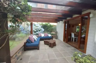 Casa em condomínio fechado com 2 quartos à venda na das nogueiras, 49, centro, canela, 111 m2 por r$ 1.590.000