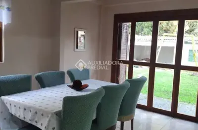 Casa em condomínio fechado com 4 quartos à venda na rua luís gali, 567, parque das hortênsias, canela, 224 m2 por r$ 1.180.000