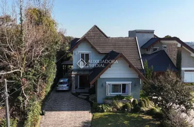 Casa em condomínio fechado com 3 quartos à venda na rua das gralhas, 48, quinta da serra, canela, 290 m2 por r$ 2.590.000