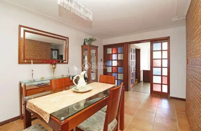 Casa em condomínio fechado com 3 quartos à venda na rua professor leopoldo tietbohl, 380, jardim itu sabará, porto alegre, 388 m2 por r$ 998.000