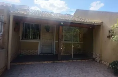 Casa com 3 quartos à venda na avenida capitão garibaldi pinto dos santos, 2320, parque granja esperança, cachoeirinha, 100 m2 por r$ 265.000