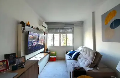 Apartamento com 2 quartos à venda na Rua Coronel Fernando Machado, 560, Centro Histórico, Porto Alegre, 70 m2 por R$ 390.000