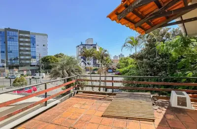 Casa com 4 quartos à venda na avenida benno mentz, 782, vila ipiranga, porto alegre, 340 m2 por r$ 789.900