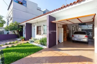 Casa em condomínio fechado com 3 quartos à venda na rua ministro oliveira lima, 405, são sebastião, porto alegre, 180 m2 por r$ 699.000