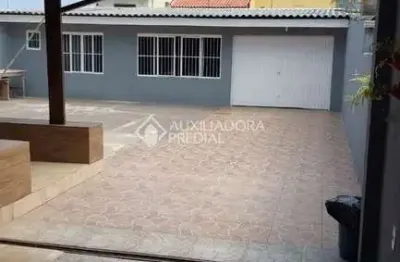 Casa com 4 quartos à venda na rua professor álvaro barcellos ferreira, 210, parque santa fé, porto alegre, 220 m2 por r$ 490.000
