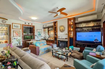 Casa com 3 quartos à venda na avenida dos prazeres, 613, vila jardim, porto alegre, 275 m2 por r$ 1.149.990