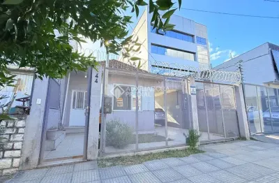 Casa com 3 quartos à venda na rua augusto severo, 244, são joão, porto alegre, 108 m2 por r$ 560.500