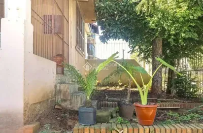 Casa com 2 quartos à venda na rua juruá, 187, jardim são pedro, porto alegre, 357 m2 por r$ 630.000