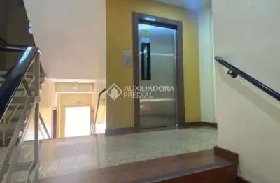Apartamento com 2 quartos à venda na rua general bento martins, 66, centro histórico, porto alegre, 63 m2 por r$ 325.000