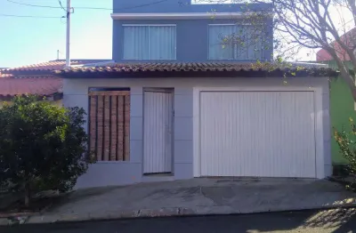 Lindíssimo sobrado com 3 suítes e acabamento de padrão – conforto e sofisticação em cada detalhe!