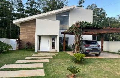 Magnífica casa a venda no condomínio santa bárbara resort residence