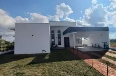 Maravilhosa casa no condomínio village manacá - cesário lange/sp.