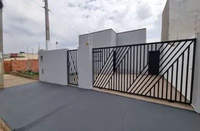 Casa a venda c/ 03 dormitórios, sendo 01 suíte - bairro água branca