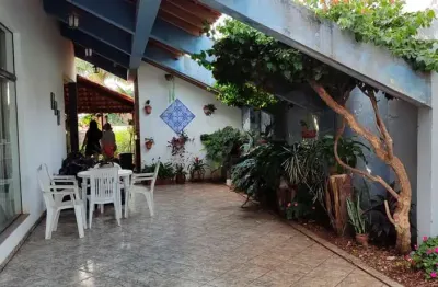 Aproveite: casa com alma de chácara no coração de tatuí!