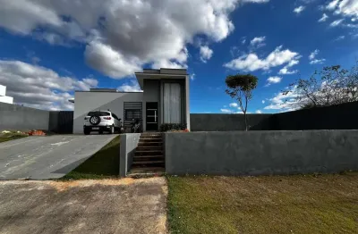 Casa à Venda no Residencial Ecopark – Terreno de 940 m² com Piscina