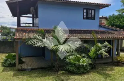 Casa em condomínio fechado com 3 quartos à venda na ouvidor, 1580, grama, garopaba por r$ 530.000