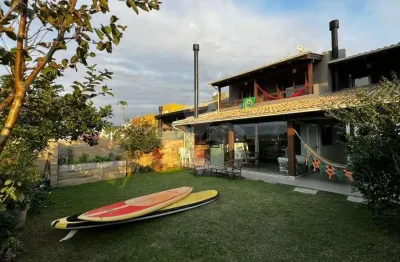 Casa em condomínio fechado com 3 quartos à venda na manoel geremias de paulo, 3, ferraz, garopaba por r$ 2.300.000