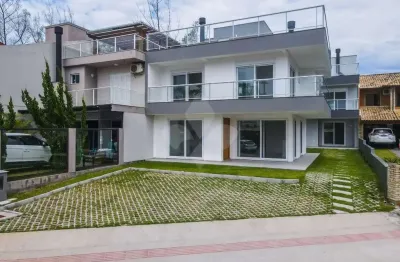 Casa em condomínio fechado com 3 quartos à venda na das amendoeiras, 363, ferraz, garopaba por r$ 2.350.000