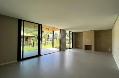 Casa em condomínio fechado com 3 quartos à venda na jovino piuco, 1885, ferraz, garopaba por r$ 2.490.000