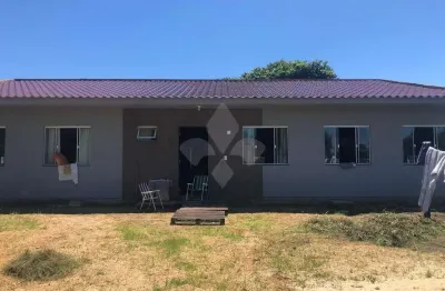 Casa em condomínio fechado com 2 quartos à venda na servidao, 1, grama, garopaba por r$ 580.000