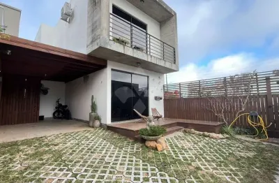 Casa em condomínio fechado com 2 quartos à venda na cristal, 15, areais da palhocinha, garopaba por r$ 890.000