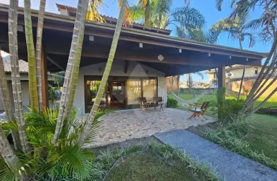 Casa em condomínio fechado com 3 quartos à venda na simplício rodão do nascimento, 186, centro, garopaba por r$ 1.980.000