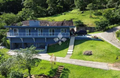 Casa em condomínio fechado com 3 quartos para alugar na servidão pmg 862, 06, costa do macacu, garopaba por r$ 7.000