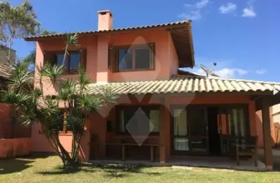 Casa com 3 quartos à venda na das baleias, 6, capão, garopaba por r$ 2.650.000