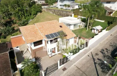 Casa com 4 quartos para alugar na alberto arno schmidt, 55, centro, pomerode, 230 m2