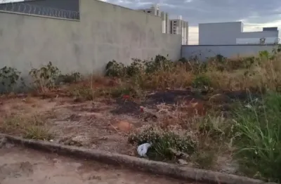 Terreno à venda no Parque das Laranjeiras, Uberlândia 