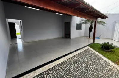 Casa com 3 quartos à venda no Jardim Europa, Uberlândia 