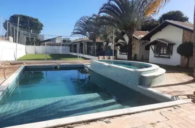 Vende-se belíssima casa no condomínio residencial haras são luís – salto/sp.