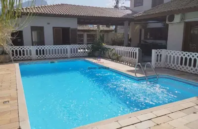 Casa com piscina- 593m² de terreno - indaiá - caraguatatuba/sp