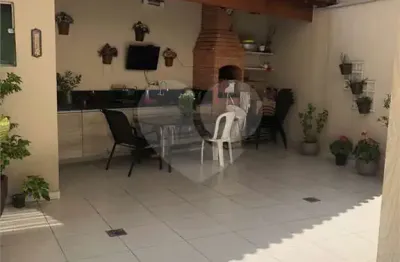 Casa com 3 quartos à venda na Rua Lutécia, Vila Carrão, São Paulo