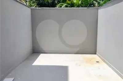 Casa com 3 quartos à venda na Rua Isaac Tabacow, Penha, São Paulo