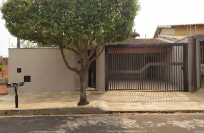 Linda casa residencial rica em armários, ótima localização, ao lado do condonínio amazônas, a 200 metros da av. danilo galeazzi, fácil acesso a br 153.