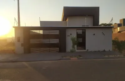 Linda casa residencial, novíssima, no bairro set sul ii, localizado na parte alta da zona sul, um bairro com cara de condomínio fechado, com diversos atrativos de lazer.