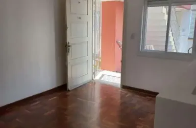 Apartamento com 2 quartos para alugar na Avenida Plínio Brasil Milano, 2213, Higienópolis, Porto Alegre por R$ 1.200