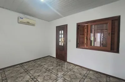 Casa em condomínio fechado com 2 quartos para alugar na rua duarte da costa, 216, vila vista alegre, cachoeirinha por r$ 1.500