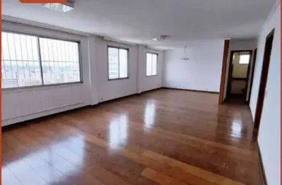 Apartamento de 200m² no 24º andar com vista livre, quatro dormitórios e duas vagas, próximo às aven