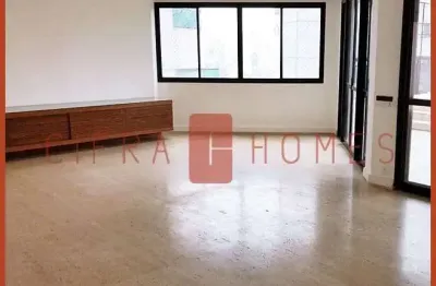 Cobertura luxuosa de 500 m², à venda, com 4 suítes, 4 salas, 6 vagas de garagem, em condomínio fech