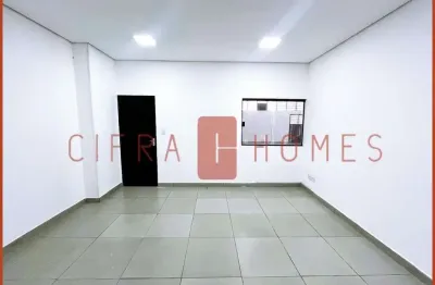 Casa comercial muito ampla para locação, com 635 m², 3 salas, 14 vagas de garagem, em ótima localiz