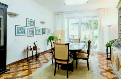 Casa espaçosa prox. ao pq. ibirapuera, 3 dormitórios, escritório com terraço e 4 vagas