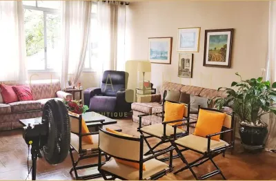 Apartamento à venda com 3 quartos, suíte, ampla sala, e 1 vaga, muito bem localizado no coração do