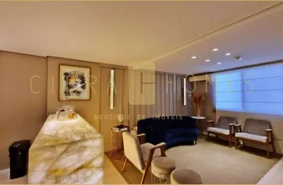 Amplo conjunto comercial à venda, com 3 salas, 2 copas e 3 banheiros em localização privilegiada