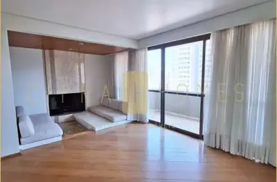 Amplo apartamento à venda, com 3 quartos, sacada com vista, lareira e 2 vagas na garagem em região