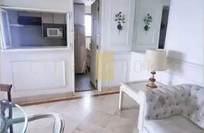 Apartamento mobiliado, 2 dorms, suíte, lazer completo e serviço de camareira.