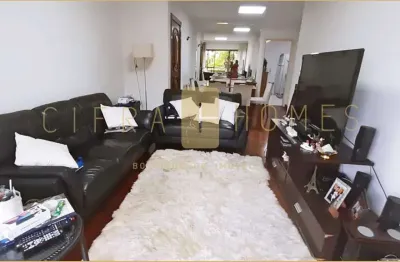 Apartamento à venda, com 1 vaga, amplo e iluminado com sacada, sala em dois ambientes e ótima local