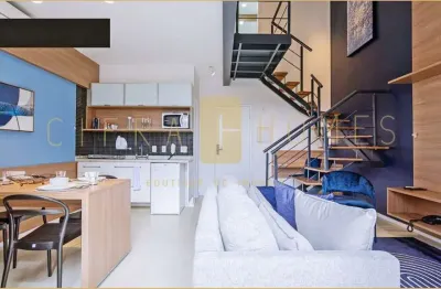 Duplex mobiliado com 2 quartos, varanda, lazer completo e serviços inclusos.